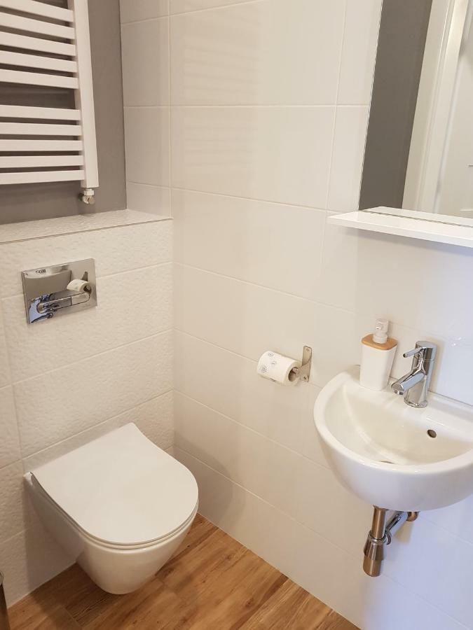 Apartamenty Metro Targowek Warsaw Exterior photo